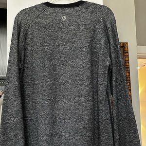 Men’s lululemon long sleeve T